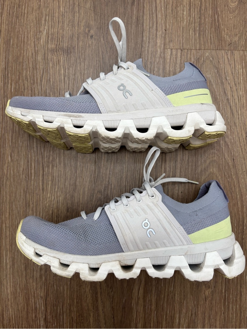 Women’s OnCloud size 10